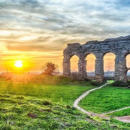 Moderno Sopra Metro A E Parco Degli Acquedotti Daire Roma