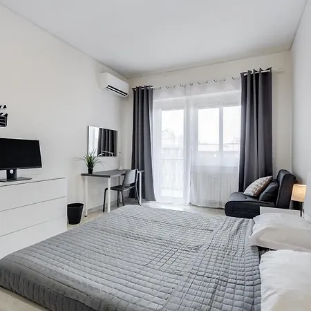 Apartment Moderno Sopra Metro A E Parco Degli Acquedotti Rome