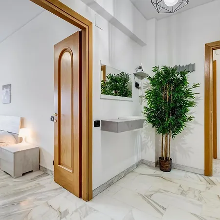 Apartment Moderno Sopra Metro A E Parco Degli Acquedotti